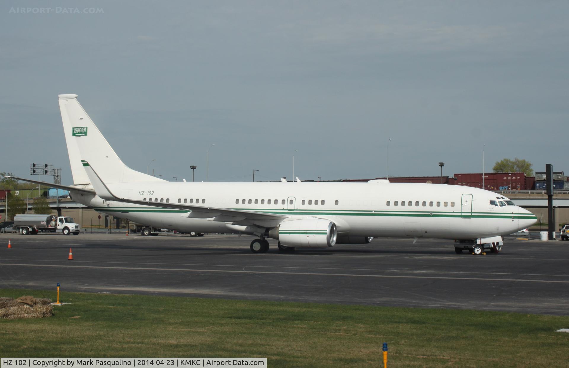 HZ-102, 2001 Boeing 737-8DP(BBJ2)W C/N 32451, Boeing 737-800