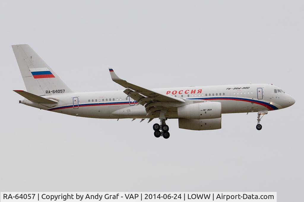 RA-64057, Tupolev 204-300 C/N 64057, Rossia TU204