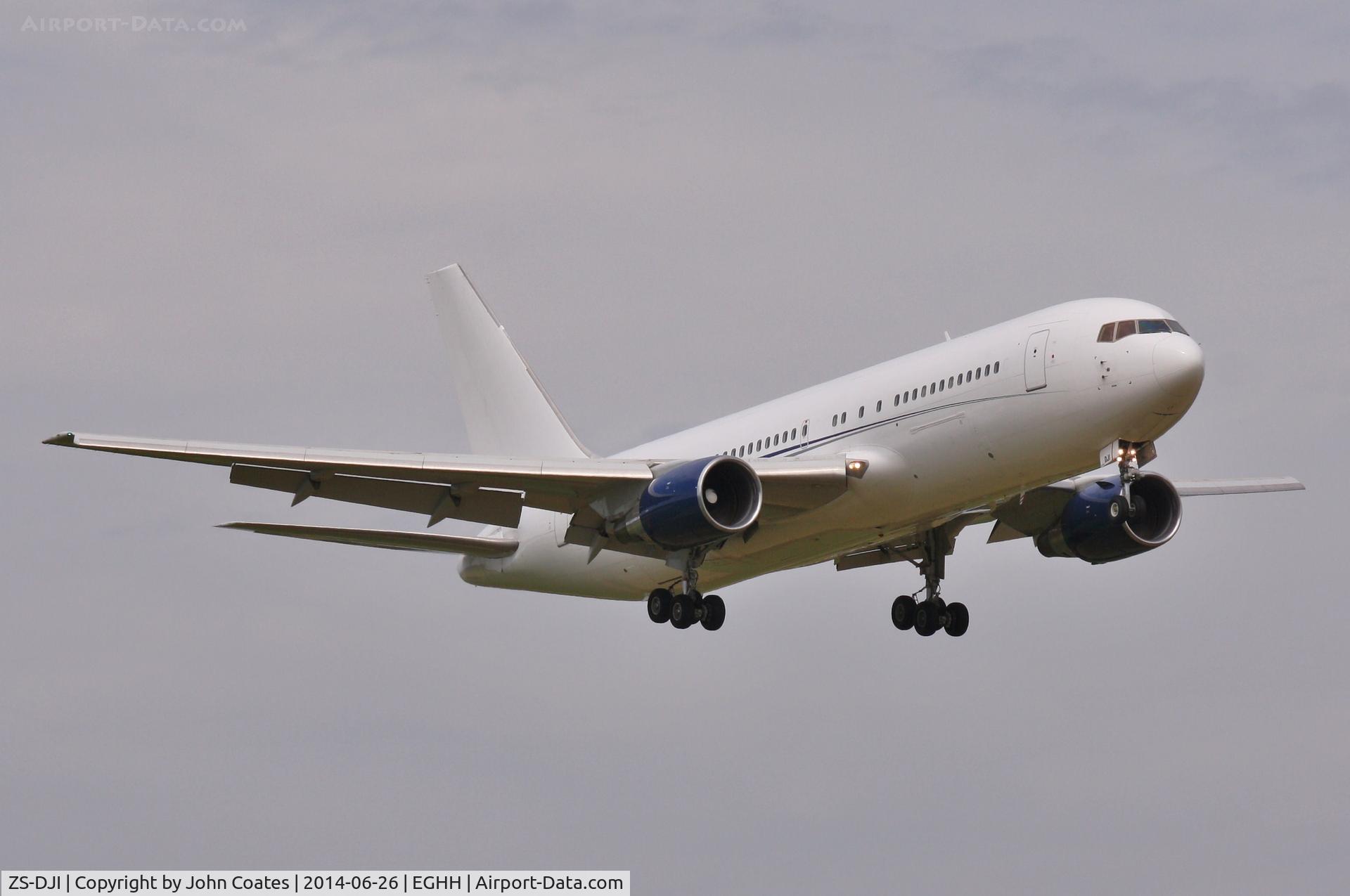 ZS-DJI, 1986 Boeing 767-216 C/N 23624, Finals to 08