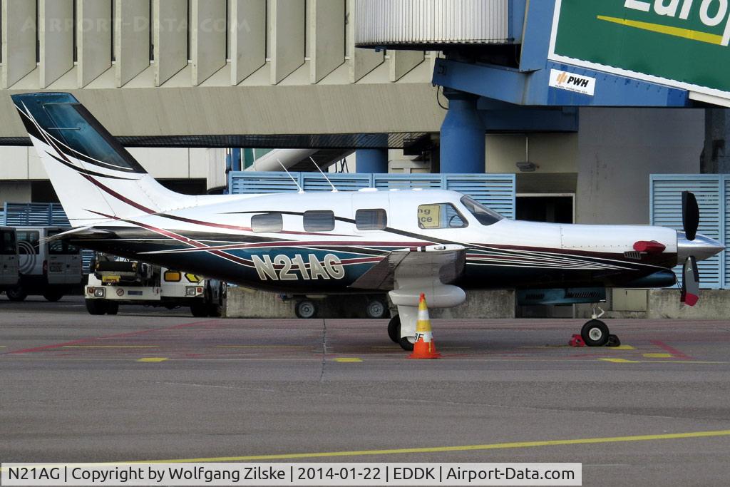 N21AG, 1997 Piper PA-46-350P Malibu Mirage C/N 4636106, visitor