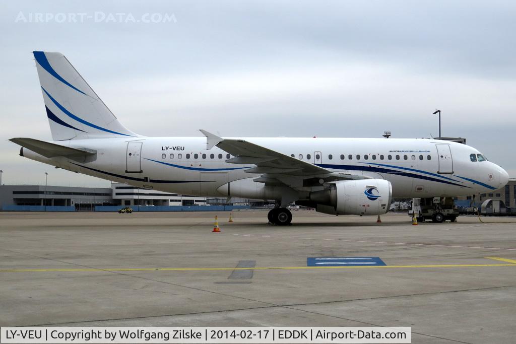 LY-VEU, 2000 Airbus A319-112 C/N 1283, visitor