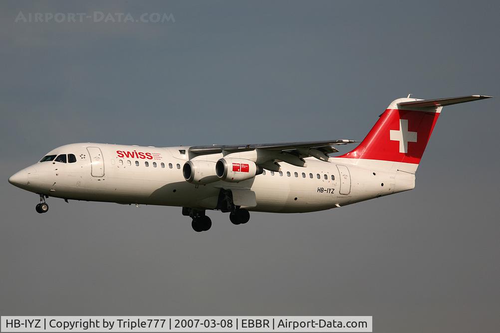 HB-IYZ, 1998 British Aerospace Avro 146-RJ100 C/N 0338, BAe146 Swiss