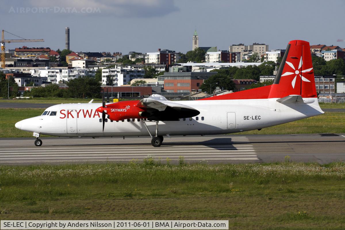 SE-LEC, 1988 Fokker 50 C/N 20112, Lining up runway 30.