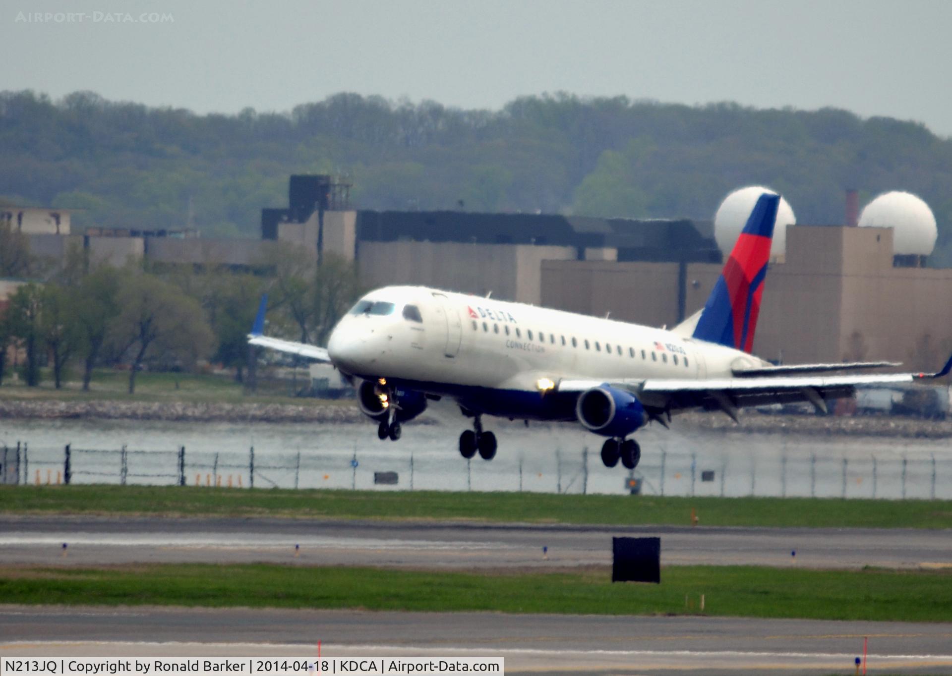 N213JQ, 2009 Embraer 175LR (ERJ-170-200LR) C/N 17000265, Landing approach National Airport