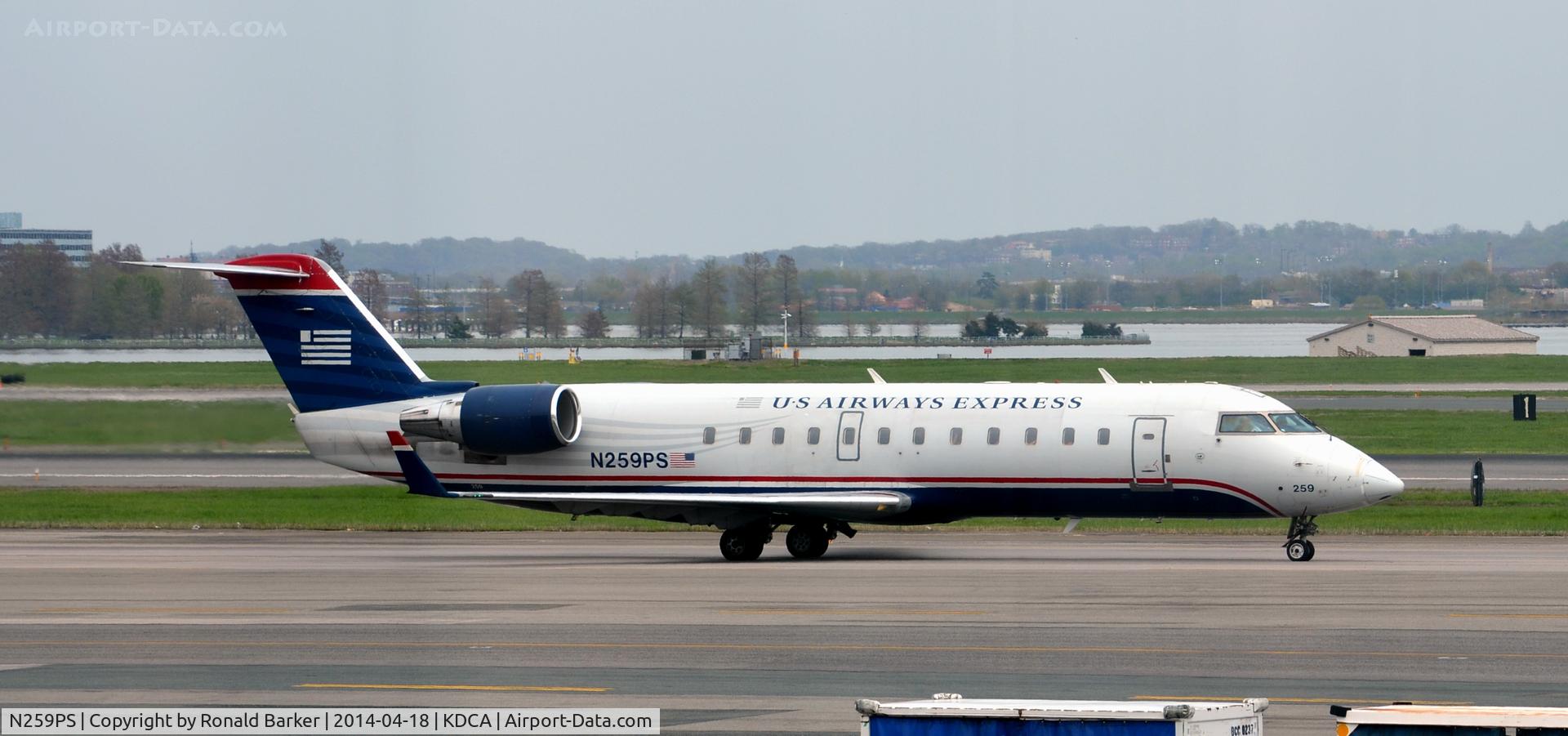 N259PS, 2004 Bombardier CRJ-200ER (CL-600-2B19) C/N 7945, Taxi National Airport