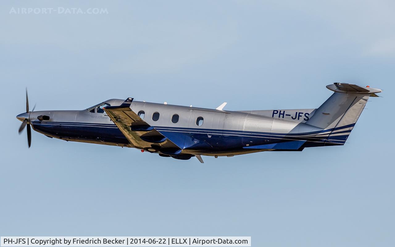 PH-JFS, 2002 Pilatus PC-12/45 C/N 477, departure via RW06
