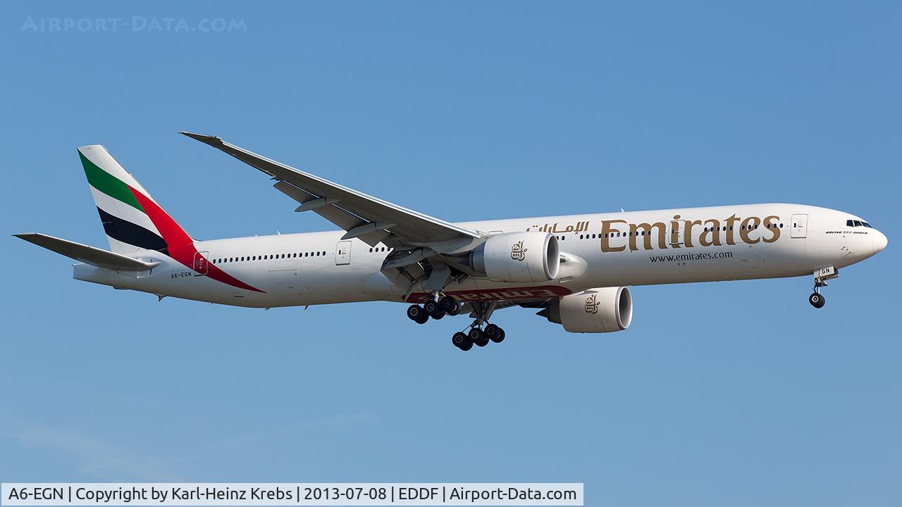 A6-EGN, 2012 Boeing 777-31H/ER C/N 41074, Final RWY 07R