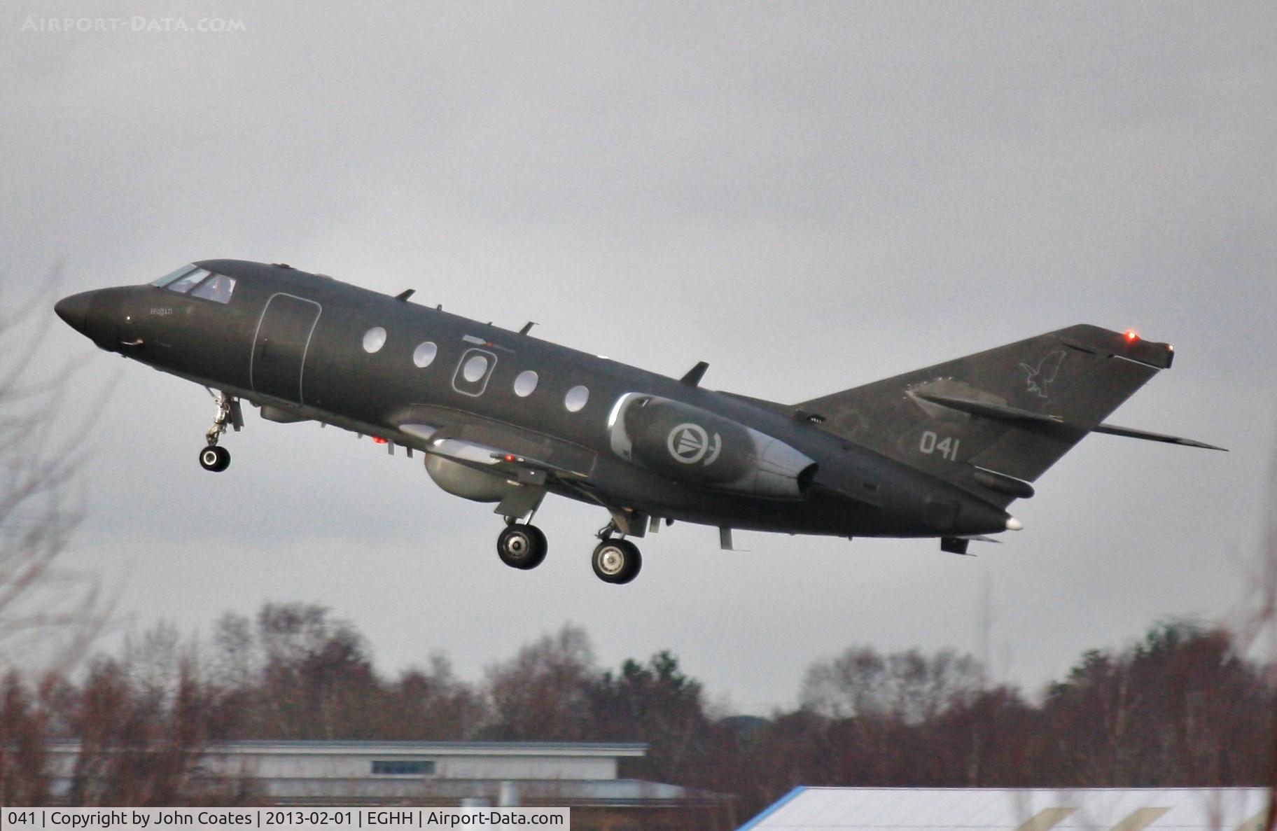 041, 1966 Dassault Falcon 20-5B/ECM C/N 041, Departing
