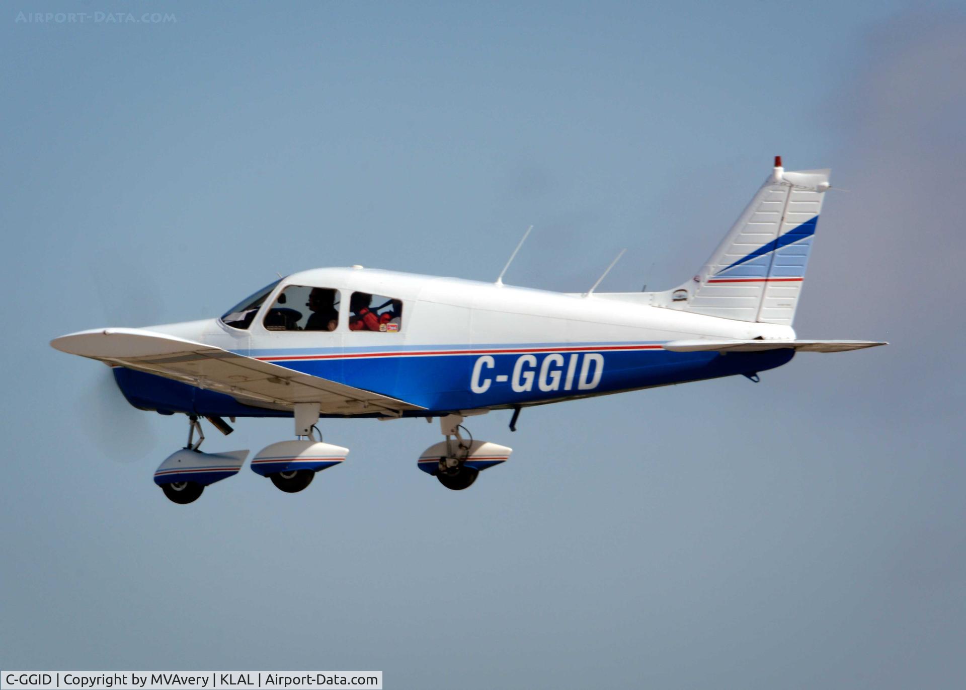 C-GGID, 1975 Piper PA-28-140 Cruiser C/N 28-7525302, 2014 Sun n Fun - Parade of Planes