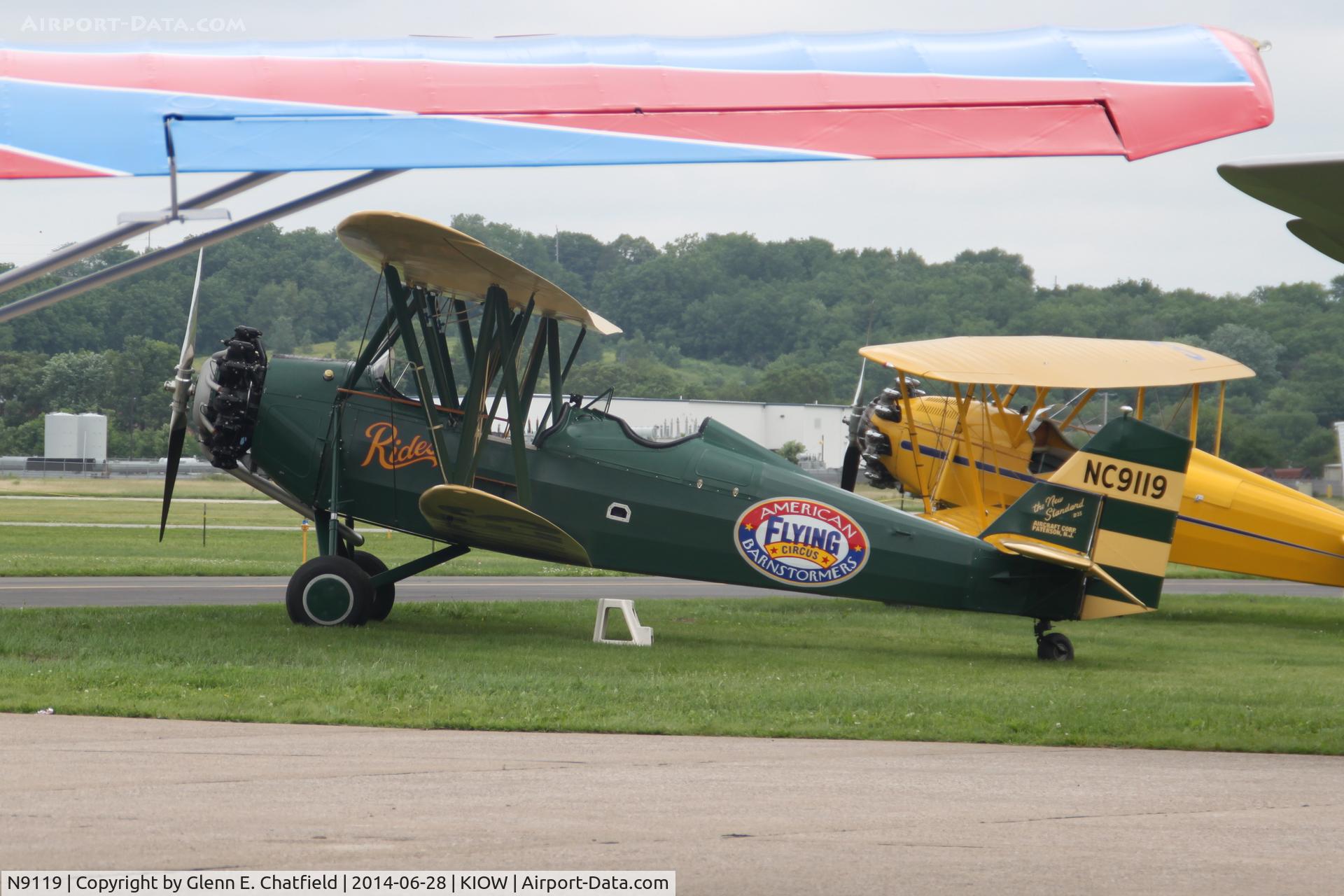 N9119, New Standard D-25 C/N 143, Giving rides