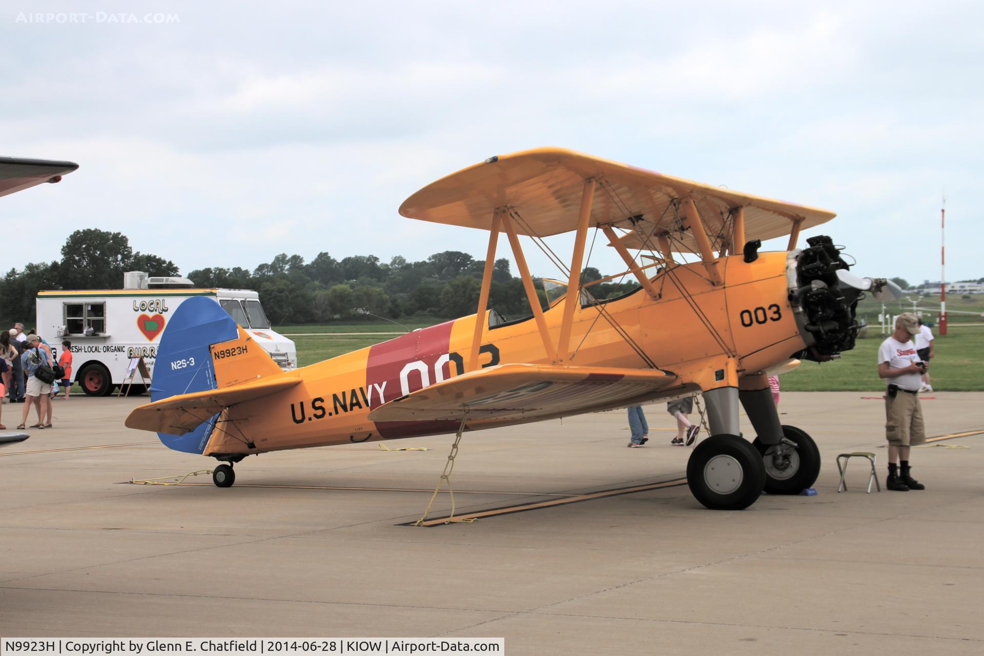 N9923H, 1943 Boeing A75N1(PT17) C/N 75-7477, Displayed at the air show