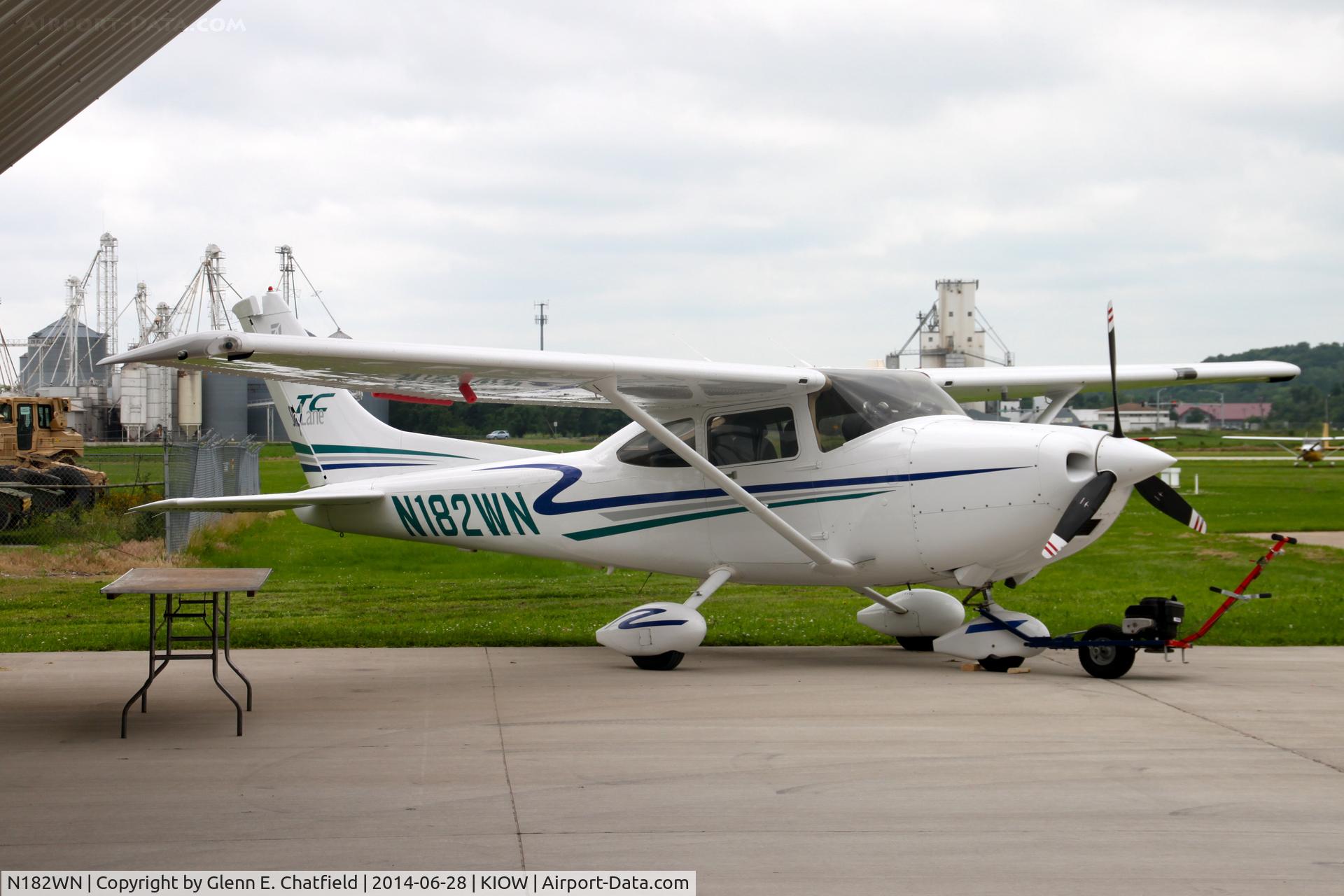 N182WN, 2001 Cessna T182T Turbo Skylane C/N T18208061, Displayed at air show