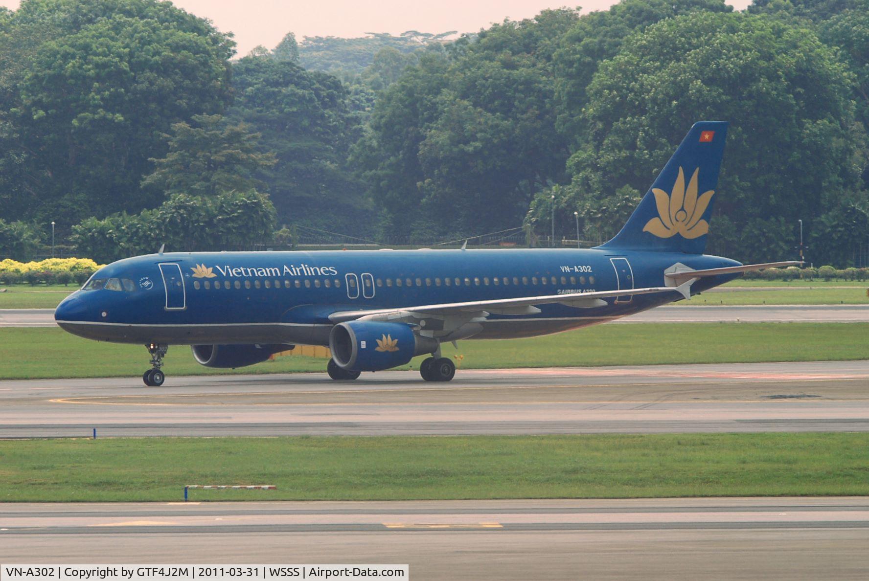 VN-A302, Airbus A320-214 C/N 0594, VN-A302  Vietnam AL at Changi 31.3.11