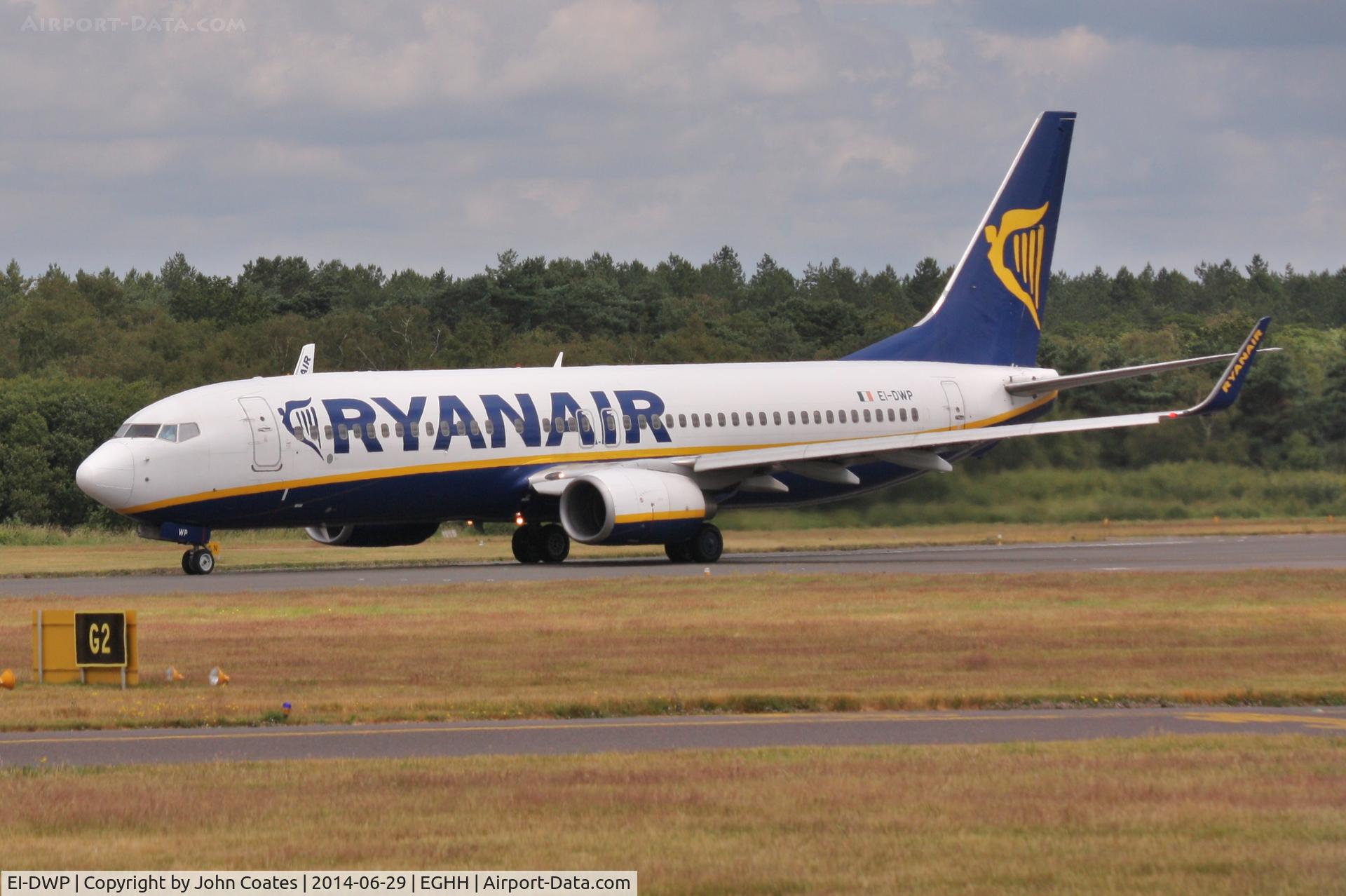 EI-DWP, 2007 Boeing 737-8AS C/N 36082, Departing