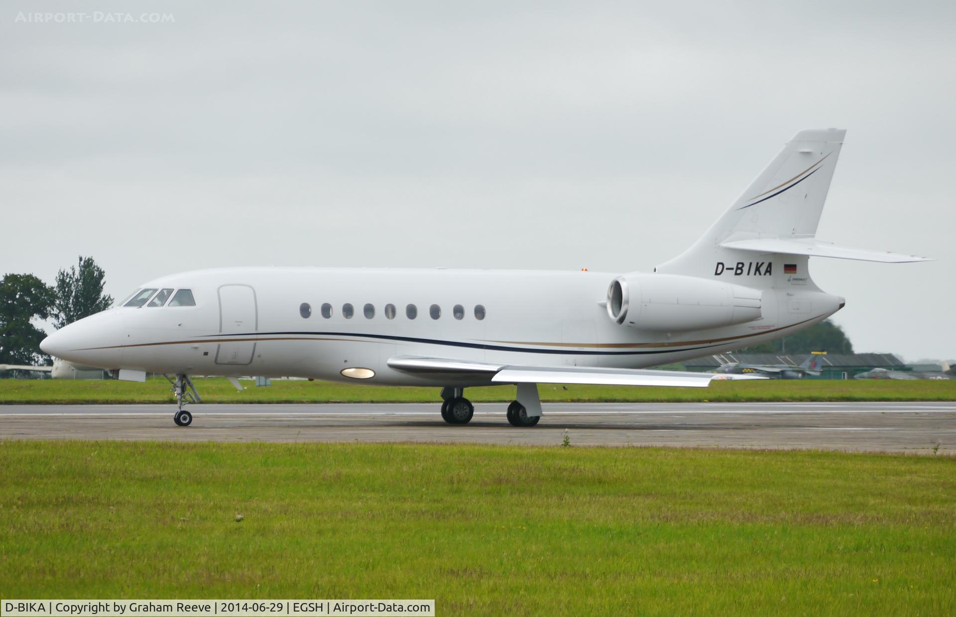 D-BIKA, 2006 Dassault Falcon 2000EX C/N 76, About to depart.