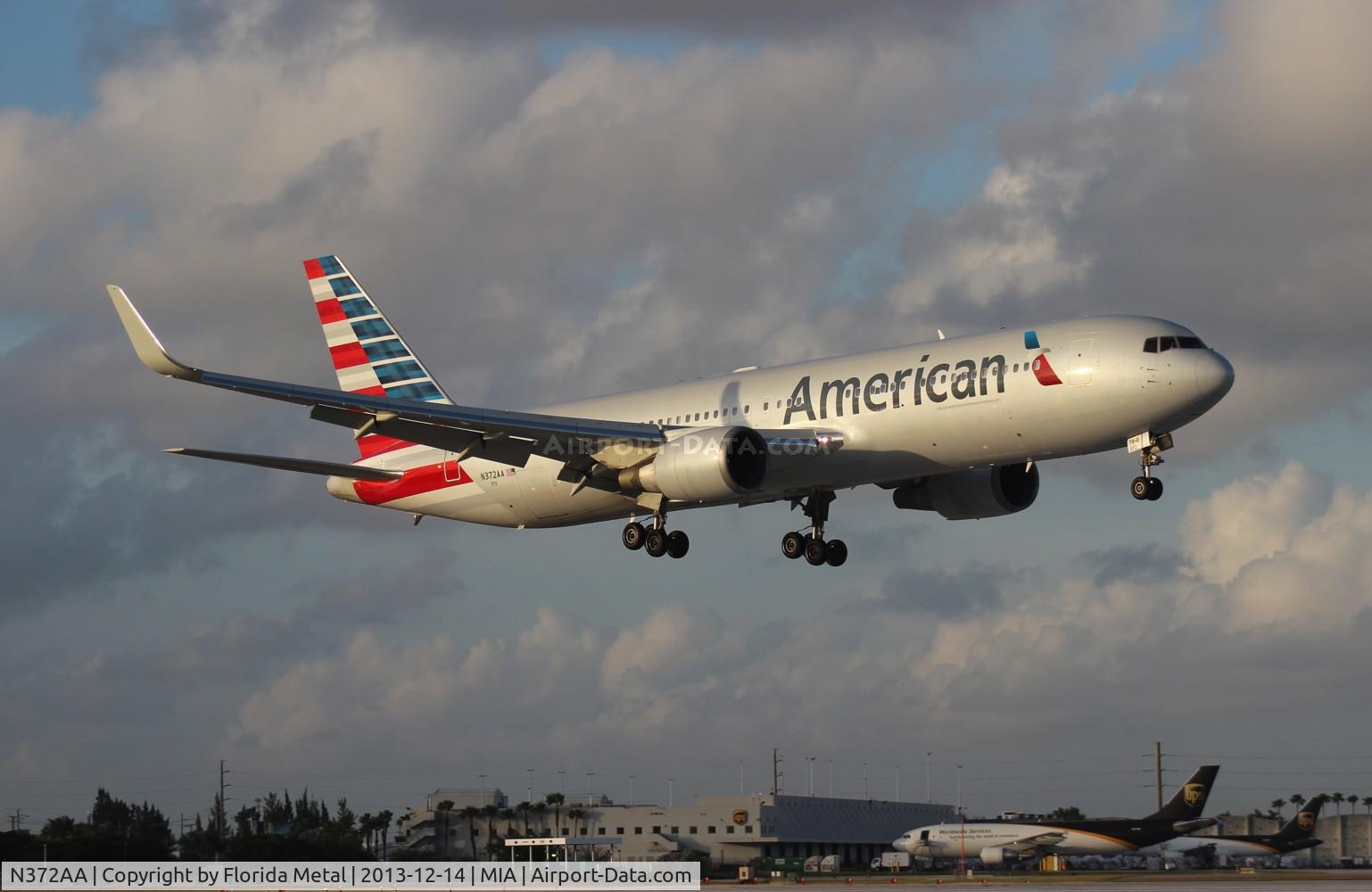 N372AA, 1992 Boeing 767-323 C/N 25199, American 767-300