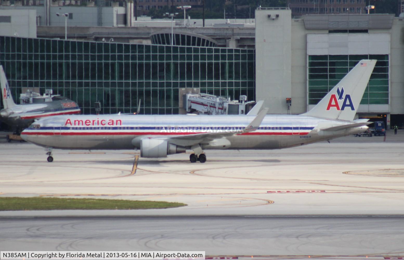 N385AM, 1994 Boeing 767-323 C/N 27059, American 767-300