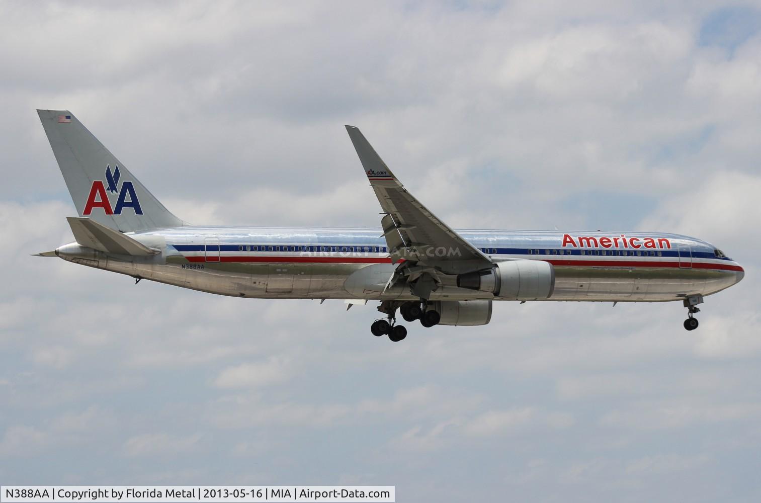 N388AA, 1994 Boeing 767-323 C/N 27448, American 767-300