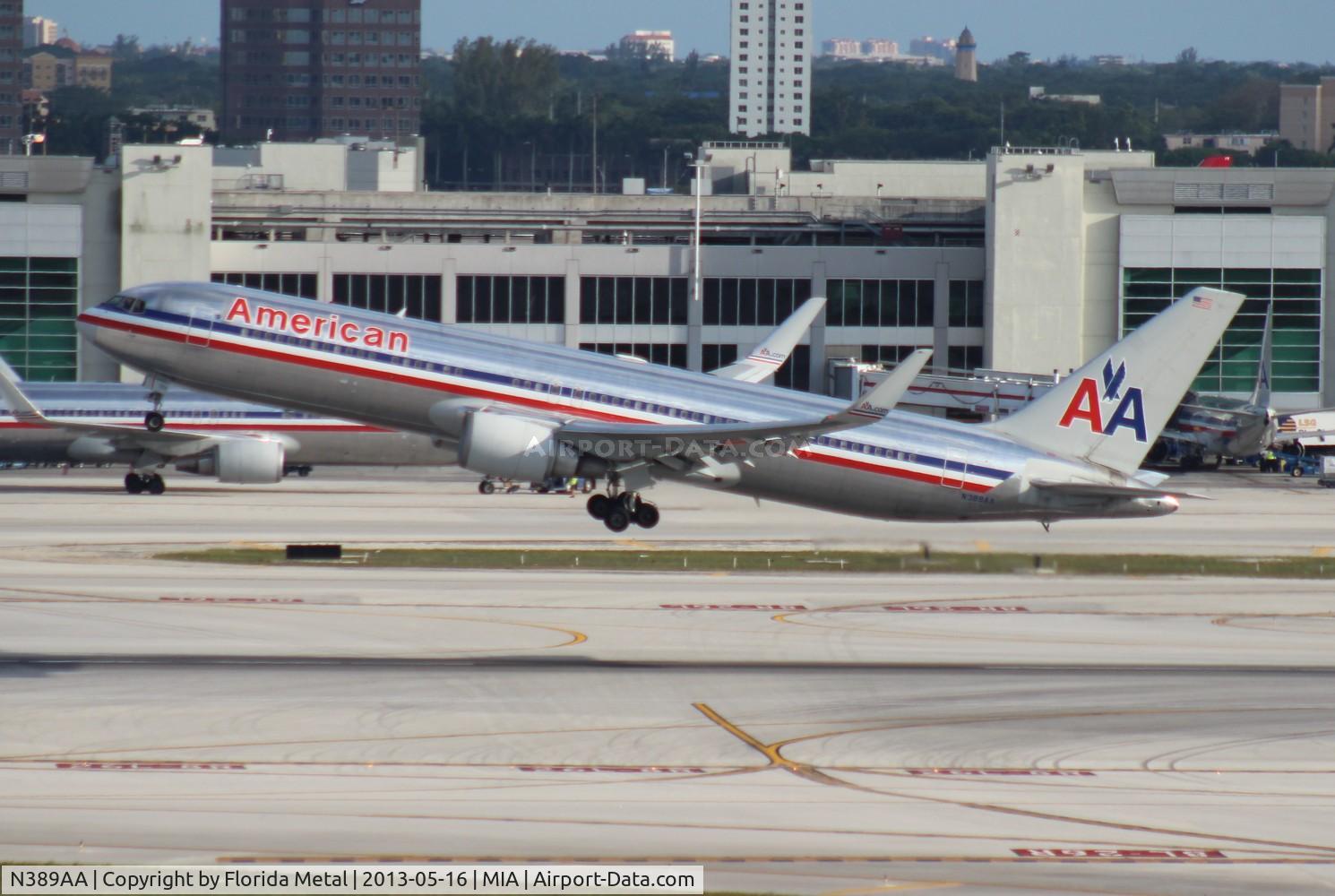N389AA, 1994 Boeing 767-323 C/N 27449, American 767-300
