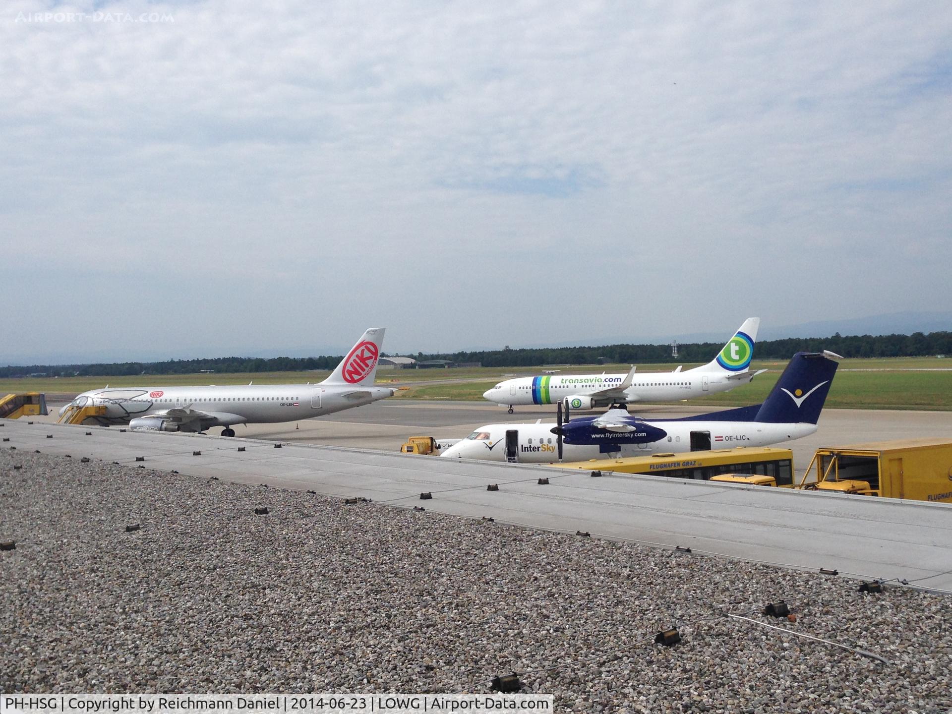 PH-HSG, 2012 Boeing 737-8K2 C/N 39262, Nice scene :))