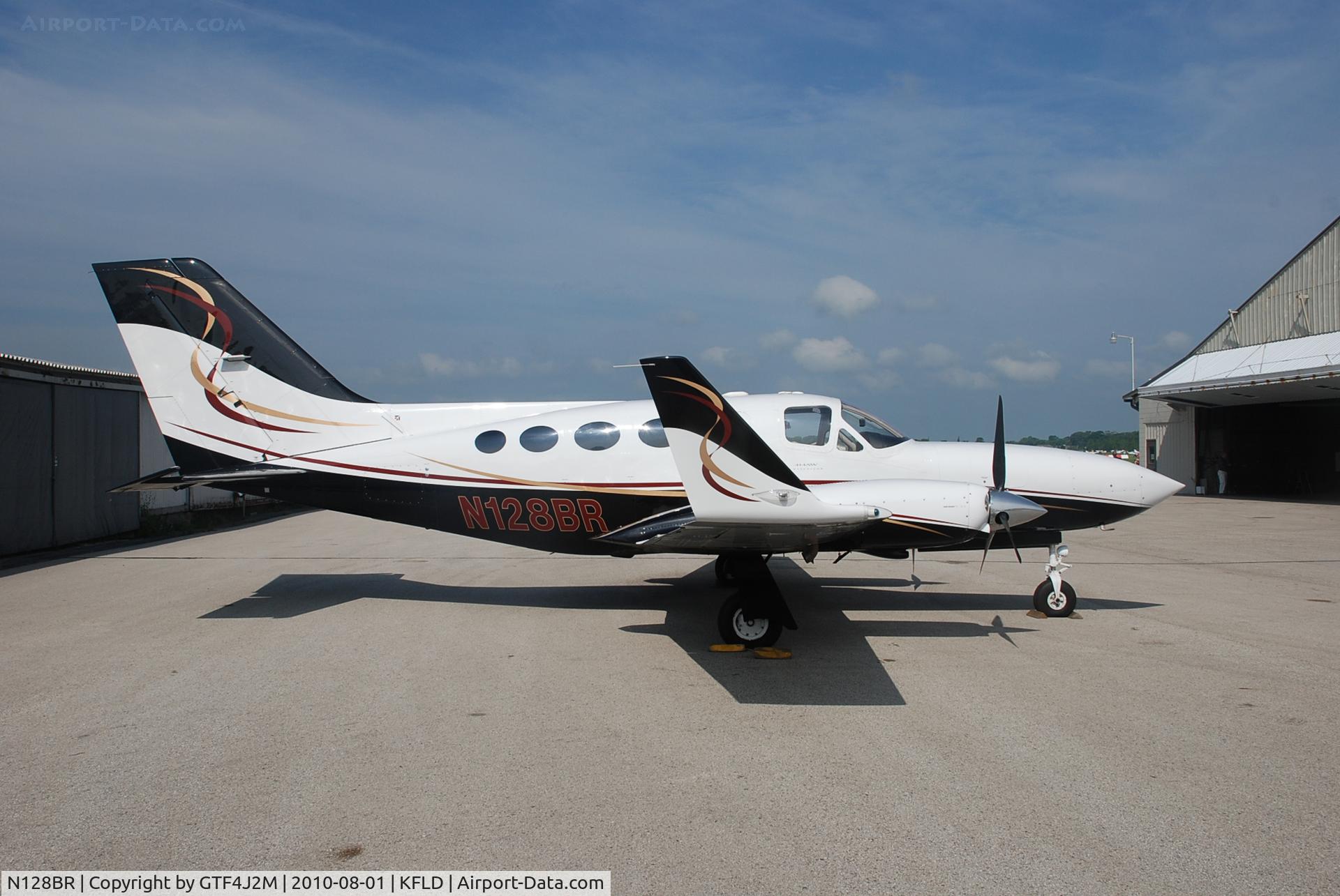 N128BR, 1979 Cessna 414A Chancellor C/N 414A0231, N128BR  at Fon du Lac 1.8.10