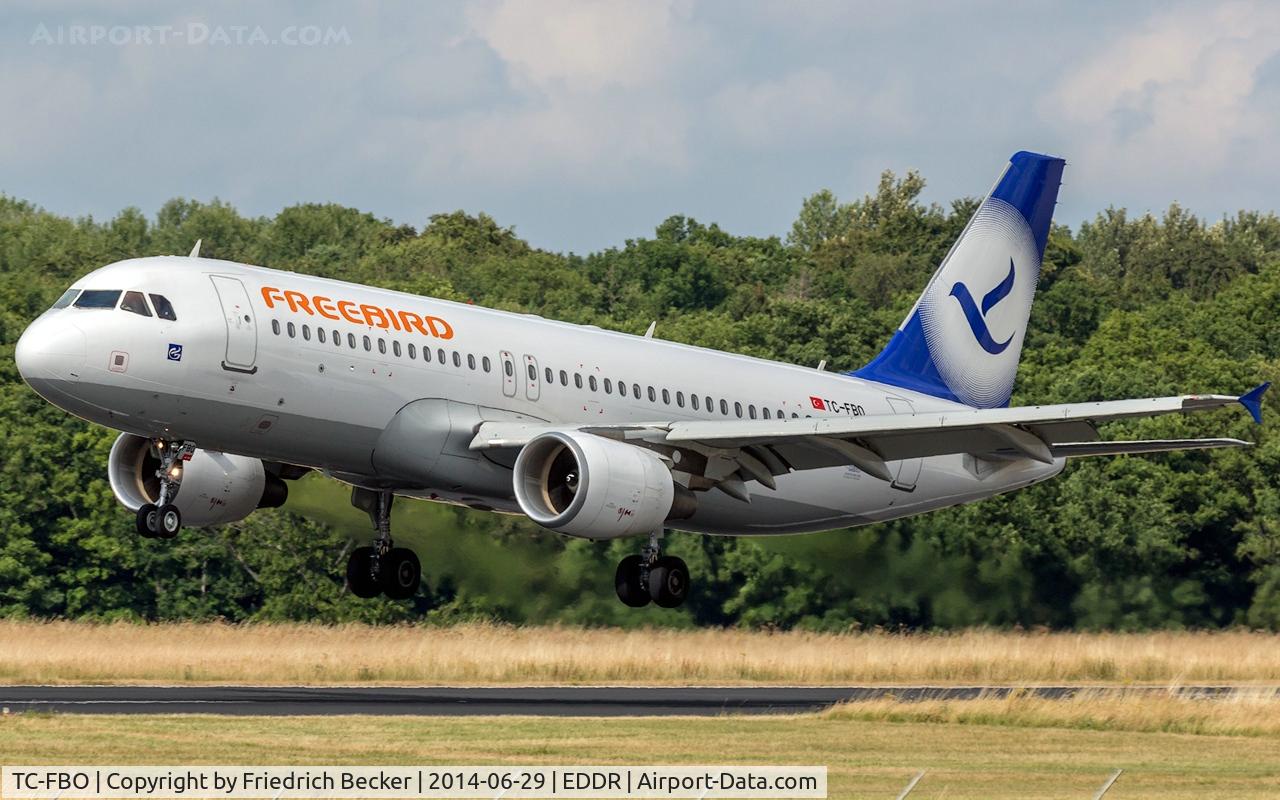 TC-FBO, 2012 Airbus A320-214 C/N 5096, moments prior touchdown
