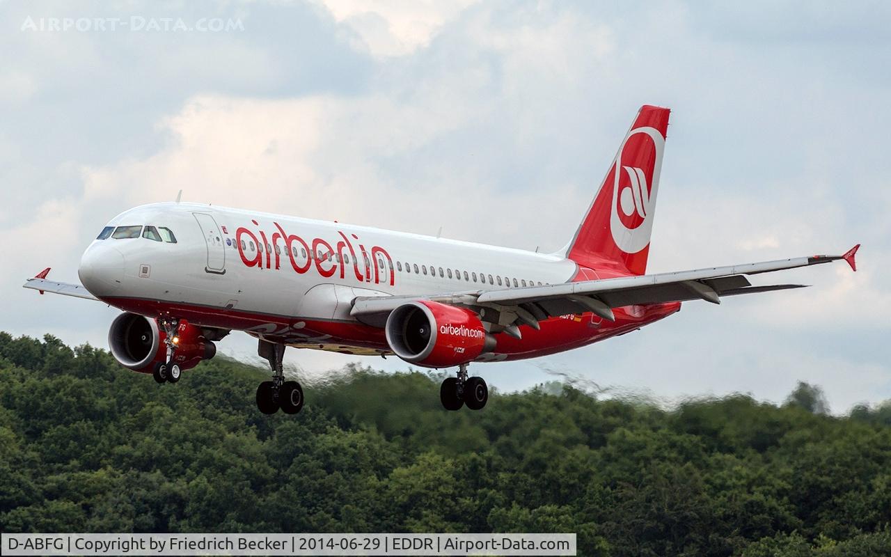 D-ABFG, 2010 Airbus A320-214 C/N 4291, on final RW27
