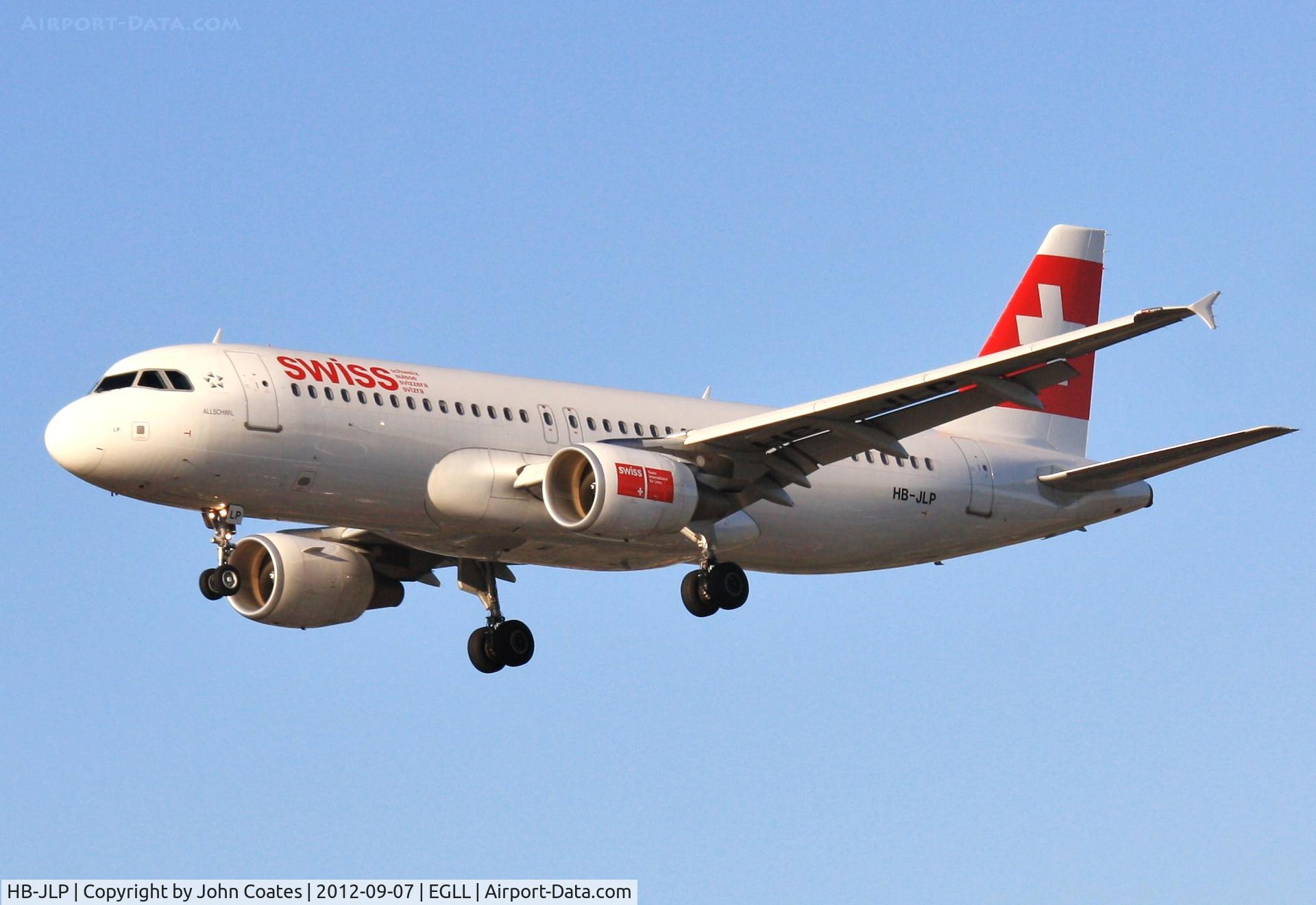 HB-JLP, 2011 Airbus A320-214 C/N 4618, Finals 27R