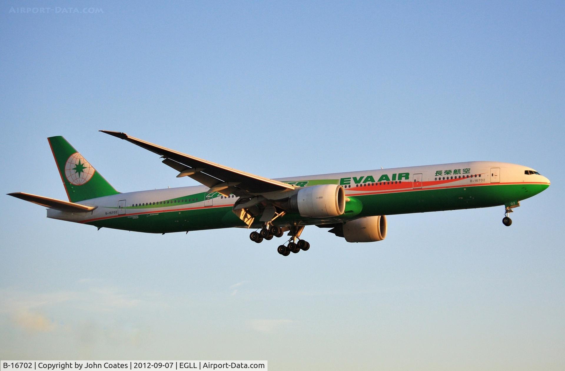 B-16702, 2005 Boeing 777-35E/ER C/N 32640, Finals 27R