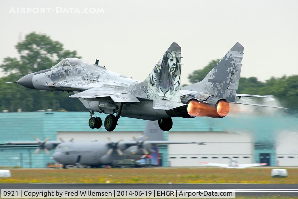 0921, Mikoyan-Gurevich MiG-29AS C/N 2960535409, 