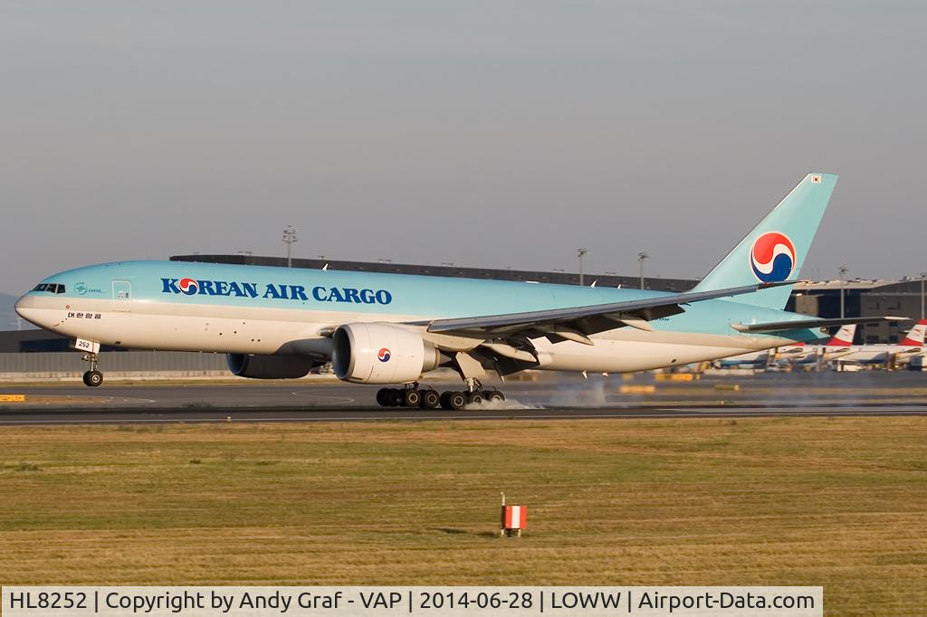HL8252, 2012 Boeing 777-FB5 C/N 37638, Korean Air 777-200