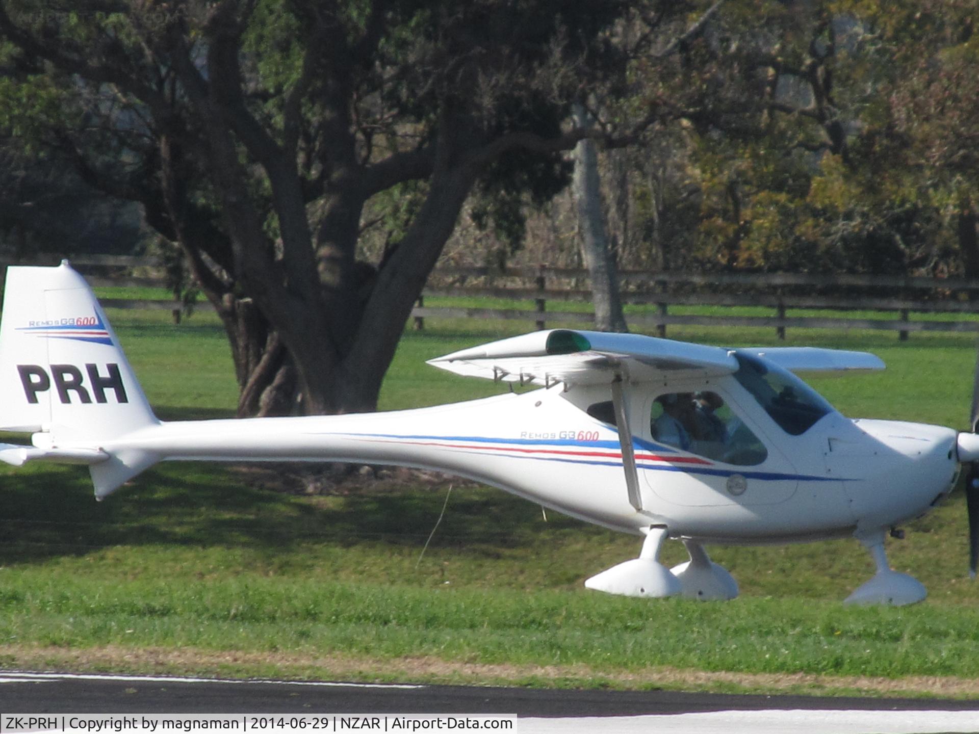 ZK-PRH, 2008 Remos G-3NZ Mirage C/N 228, taxying for departure
