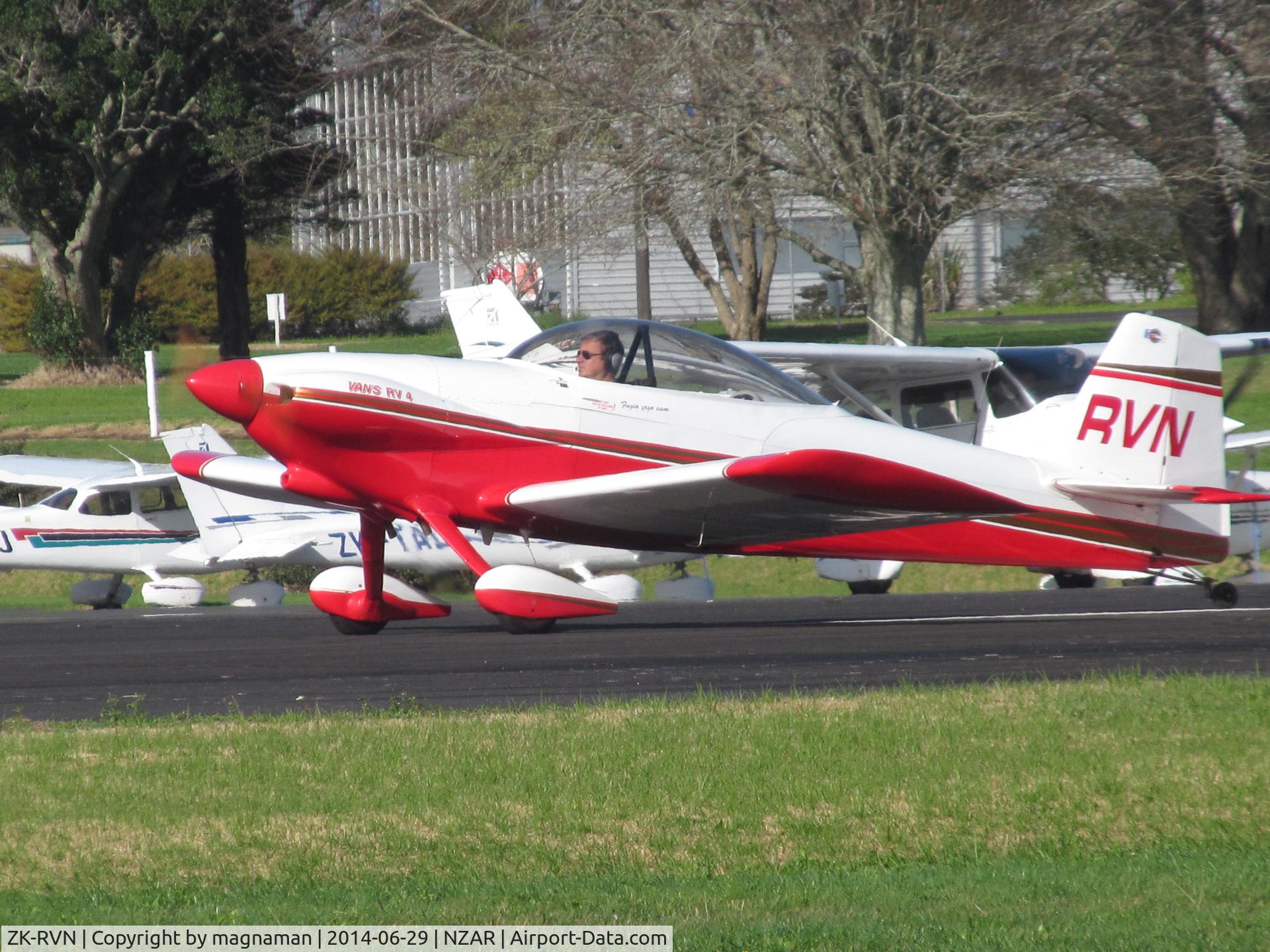 ZK-RVN, Vans RV-4 C/N v277, Very busy sunday with local vans going next