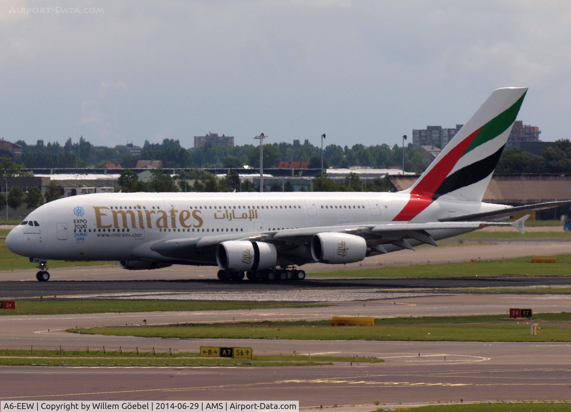 A6-EEW, 2013 Airbus A380-861 C/N 153, Landing on Schiphol Airport for his first flight and taxi to the gate