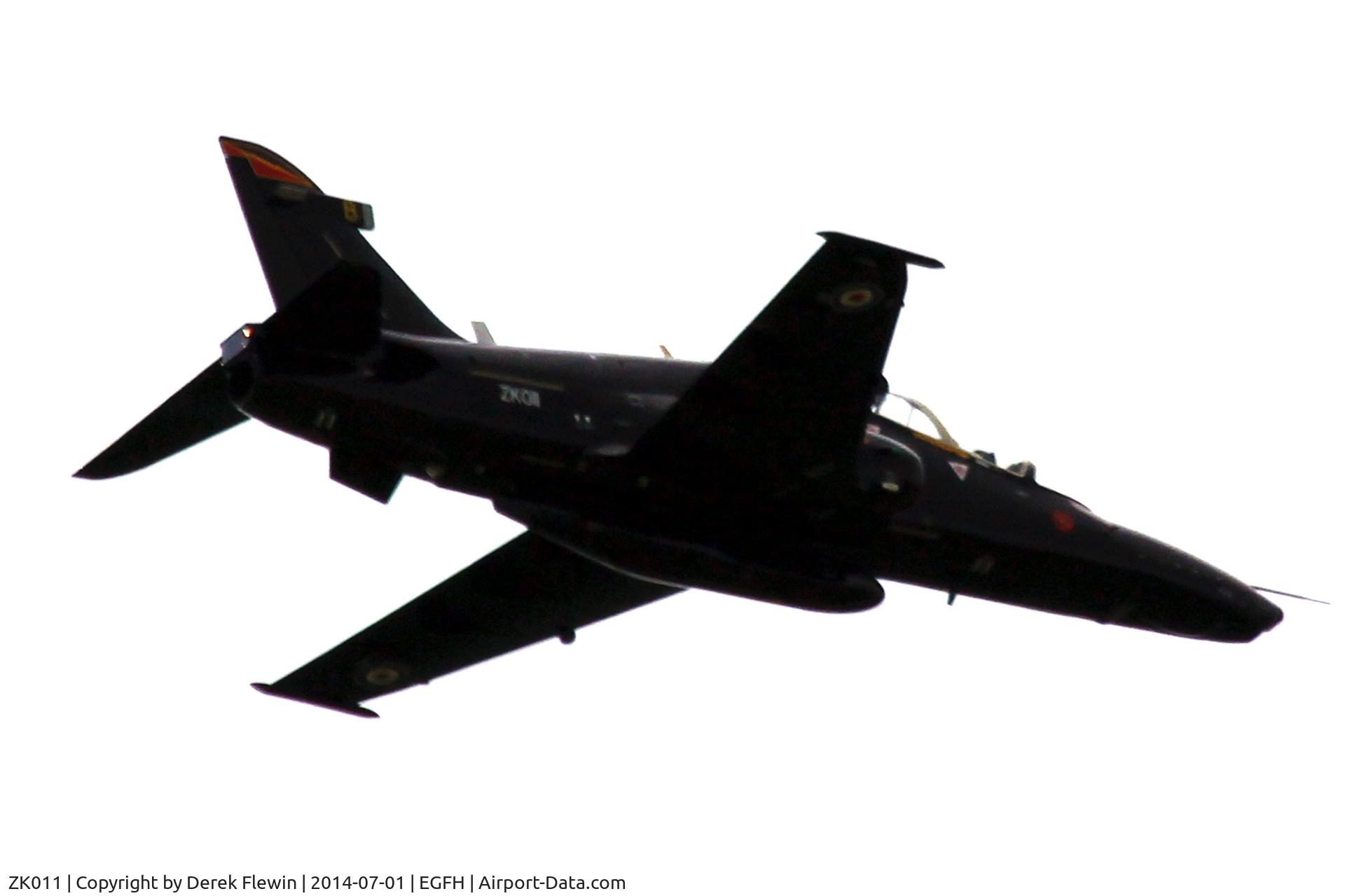 ZK011, 2006 British Aerospace Hawk T2 C/N RT002/1240, Hawk T.2 Coded B, of 4(R) Squadron, RAF Valley, out of the Range at Pembrey, fast fly by, 775' agl, at EGFH. 