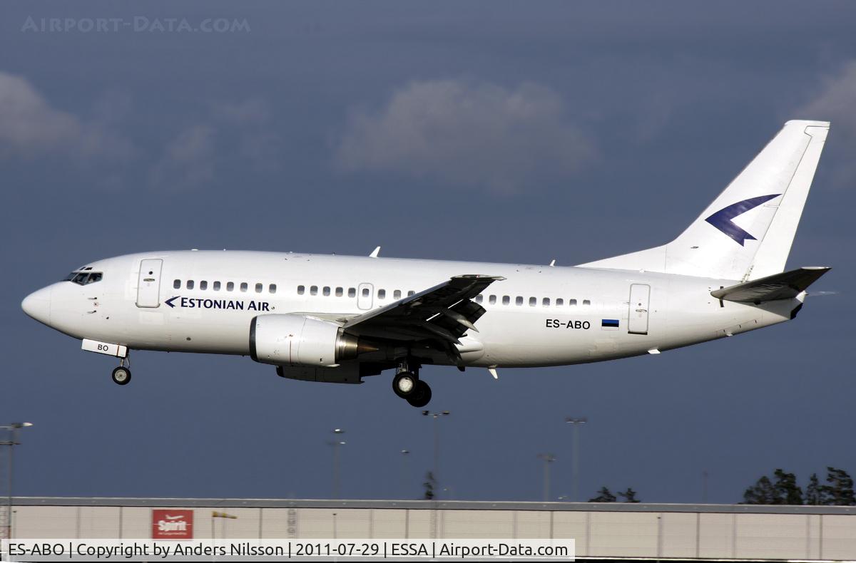 ES-ABO, 1991 Boeing 737-505 C/N 24646, On short final for runway 01L.