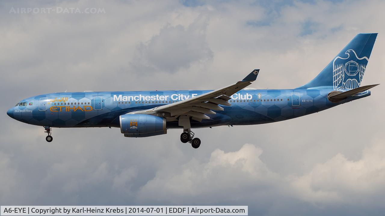 A6-EYE, 2005 Airbus A330-243 C/N 688, Final RWY 25L