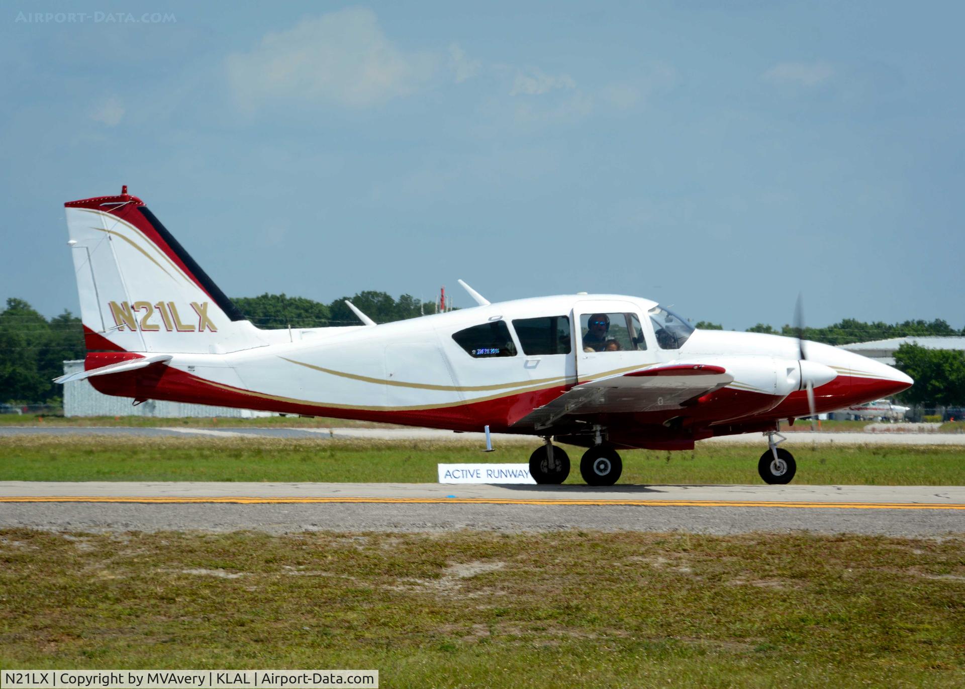 N21LX, 1973 Piper PA-23-250 C/N 27-7305077, 2014 Sun n Fun