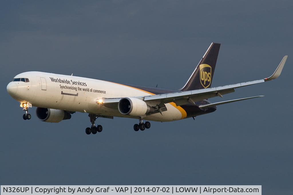 N326UP, 1998 Boeing 767-34AF C/N 27752, UPS 767-300