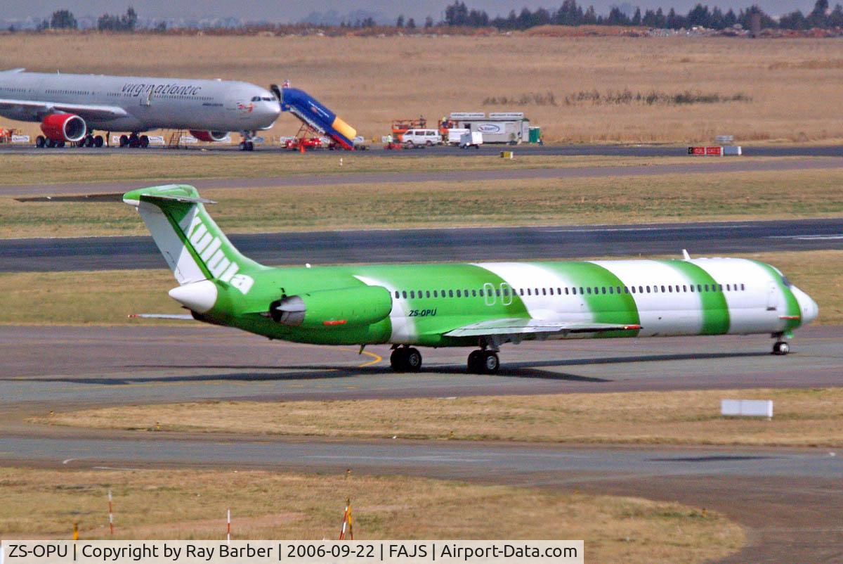 ZS-OPU, 1983 McDonnell Douglas MD-82 (DC-9-82) C/N 48021, McDonnell Douglas DC-9-82 [48021] (Kulula Airlines) Johannesburg Int~ZS 22/09/2006