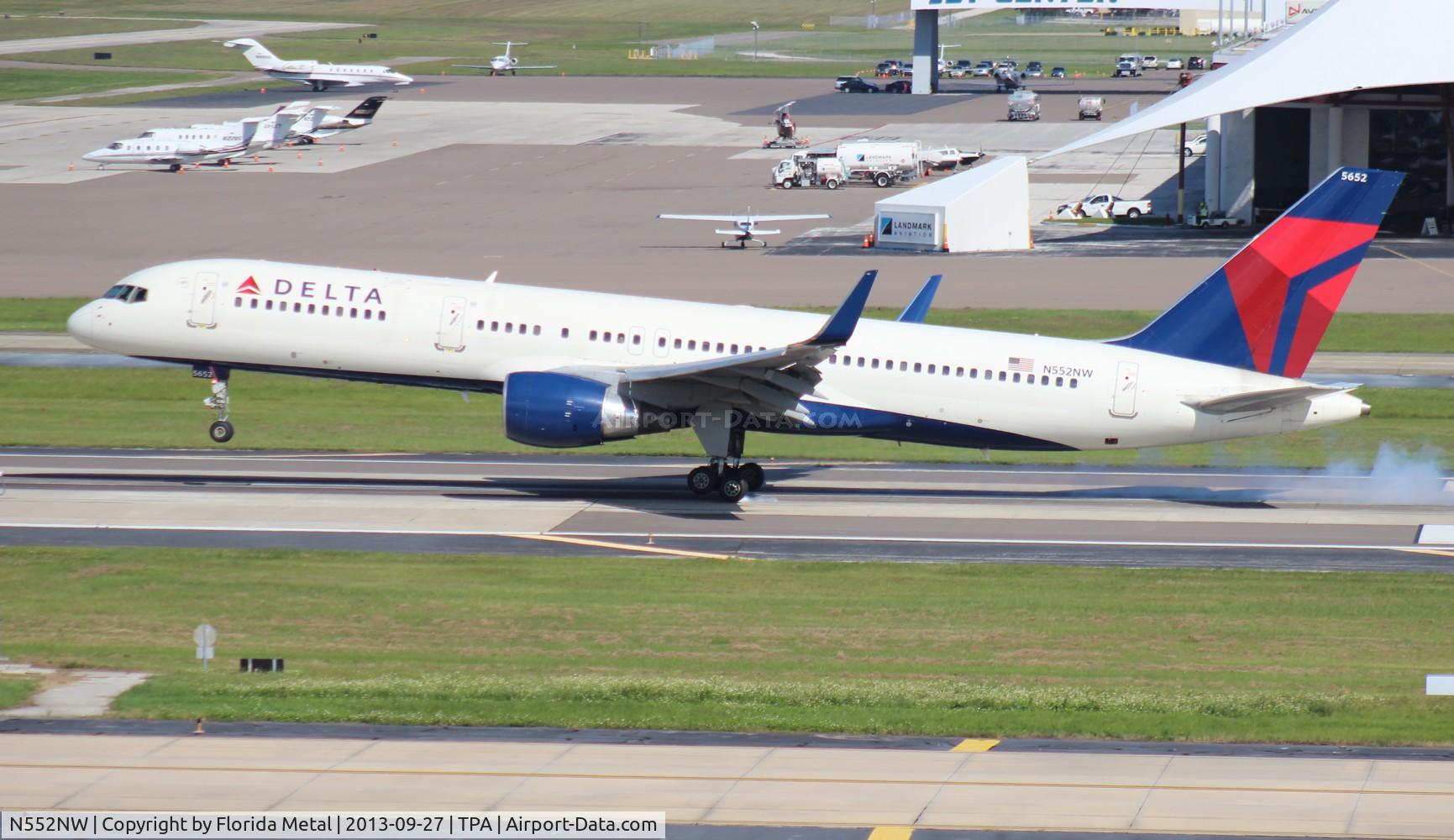 N552NW, 2001 Boeing 757-251 C/N 26499, Delta 757-200