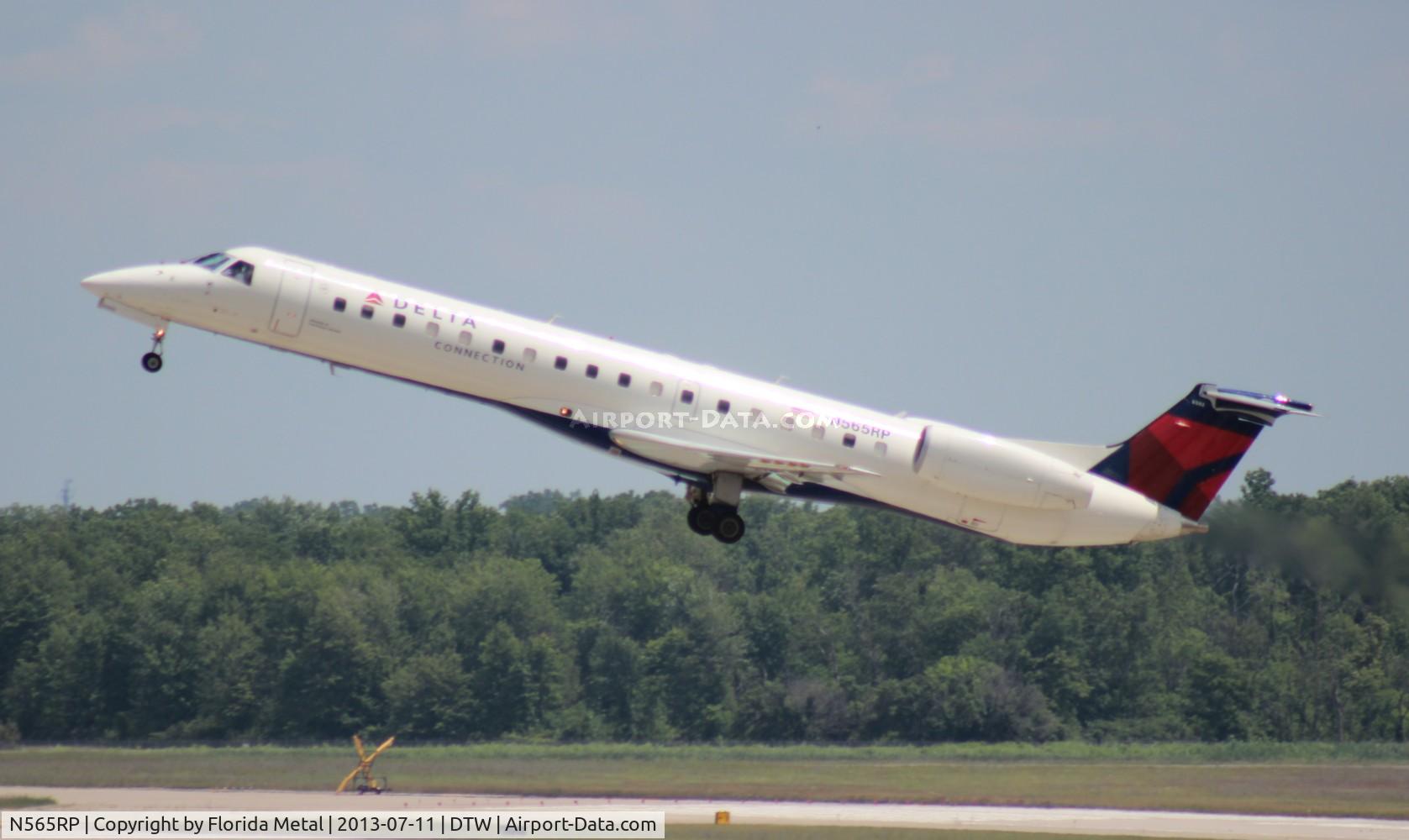 N565RP, 2002 Embraer ERJ-145LR (EMB-145LR) C/N 145679, Delta Connection E145