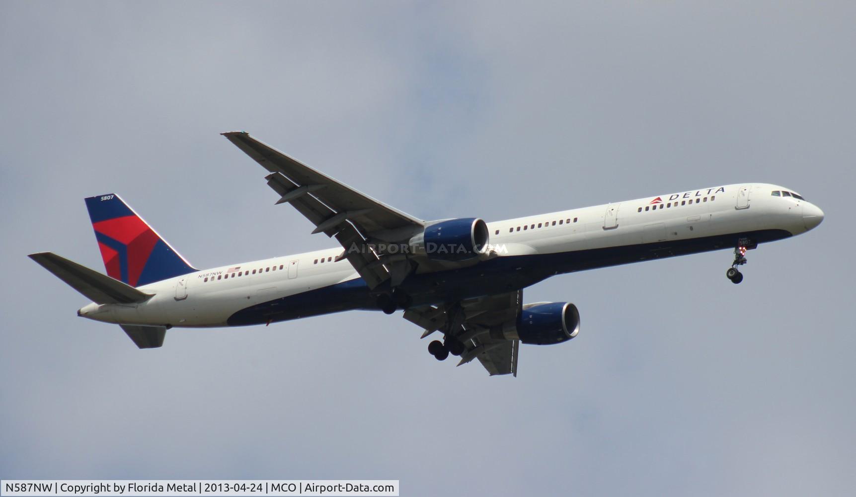 N587NW, 2002 Boeing 757-351 C/N 32986, Delta 757-300