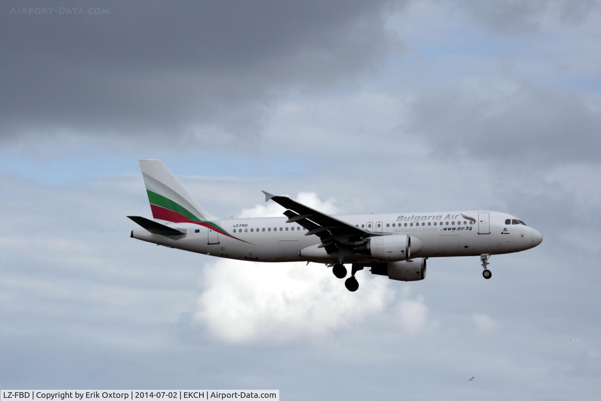 LZ-FBD, 2005 Airbus A320-214 C/N 2596, LZ-FBD landing in CPH on rw 22L
