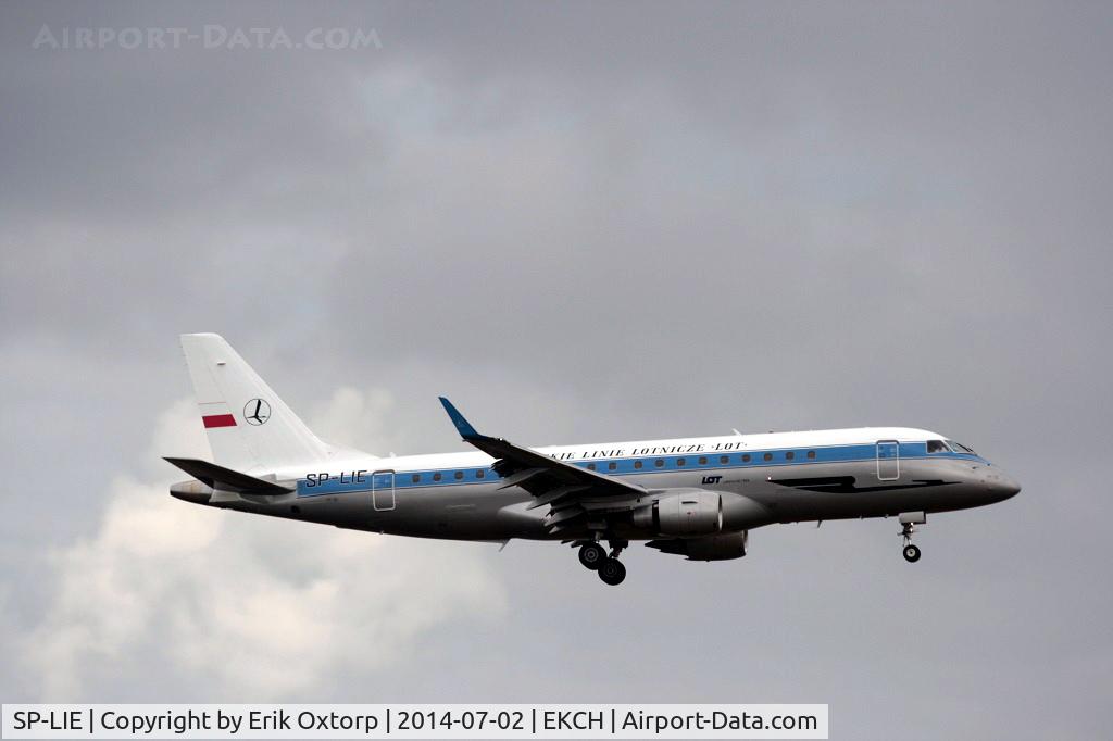 SP-LIE, 2006 Embraer 175LR (ERJ-170-200LR) C/N 17000153, SP-LIE landing in CPH on rw 22L