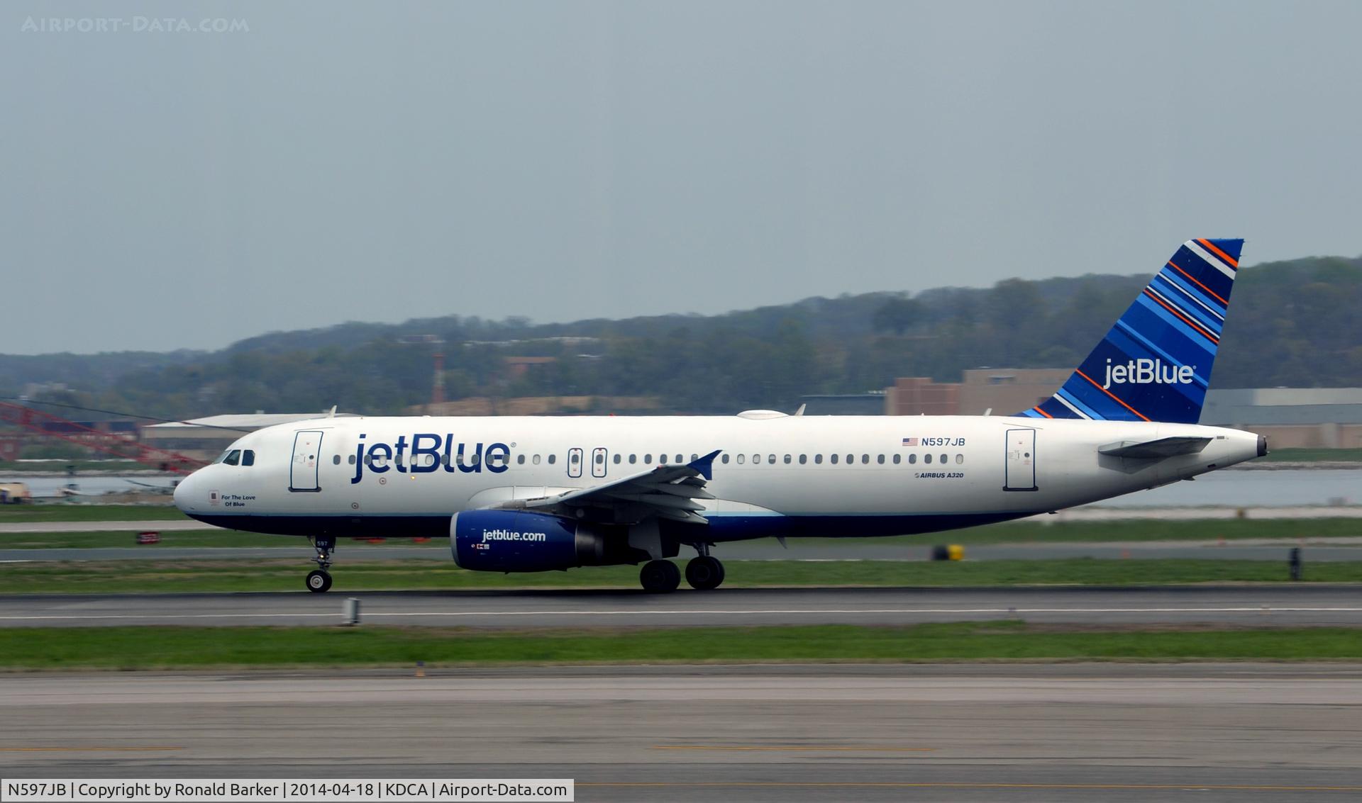N597JB, 2004 Airbus A320-232 C/N 2307, Takeoff roll National