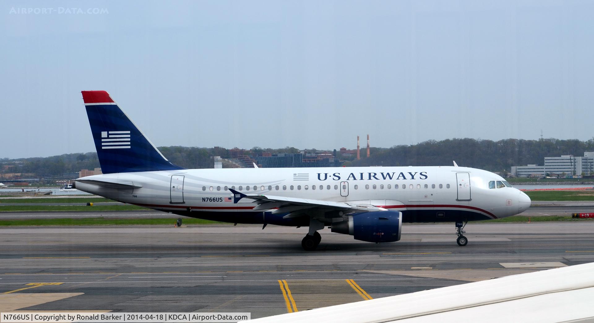 N766US, 2000 Airbus A319-112 C/N 1378, Taxi National Airport