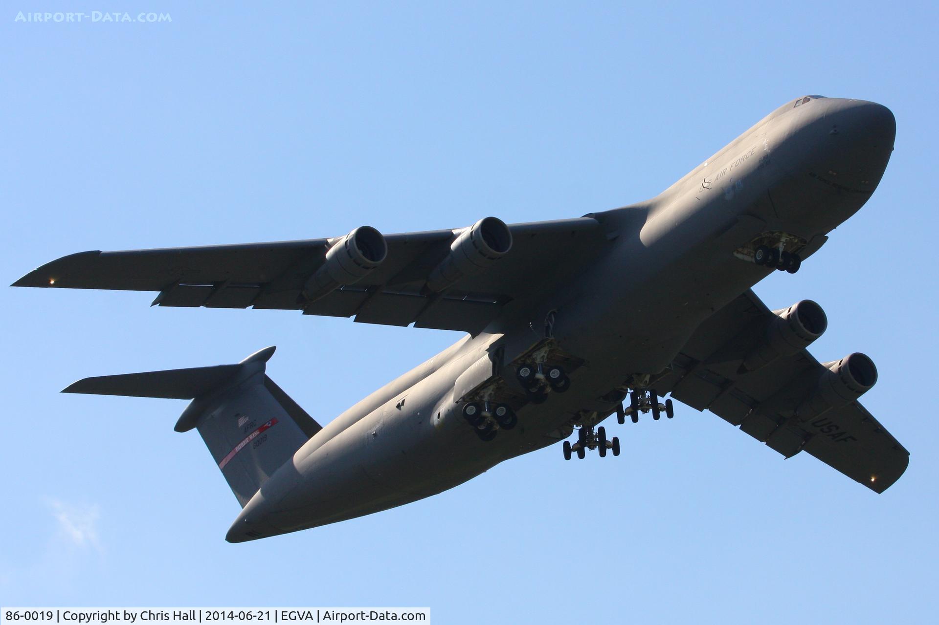 86-0019, 1986 Lockheed C-5B Galaxy C/N 500-0105, departing from RAF Fairford