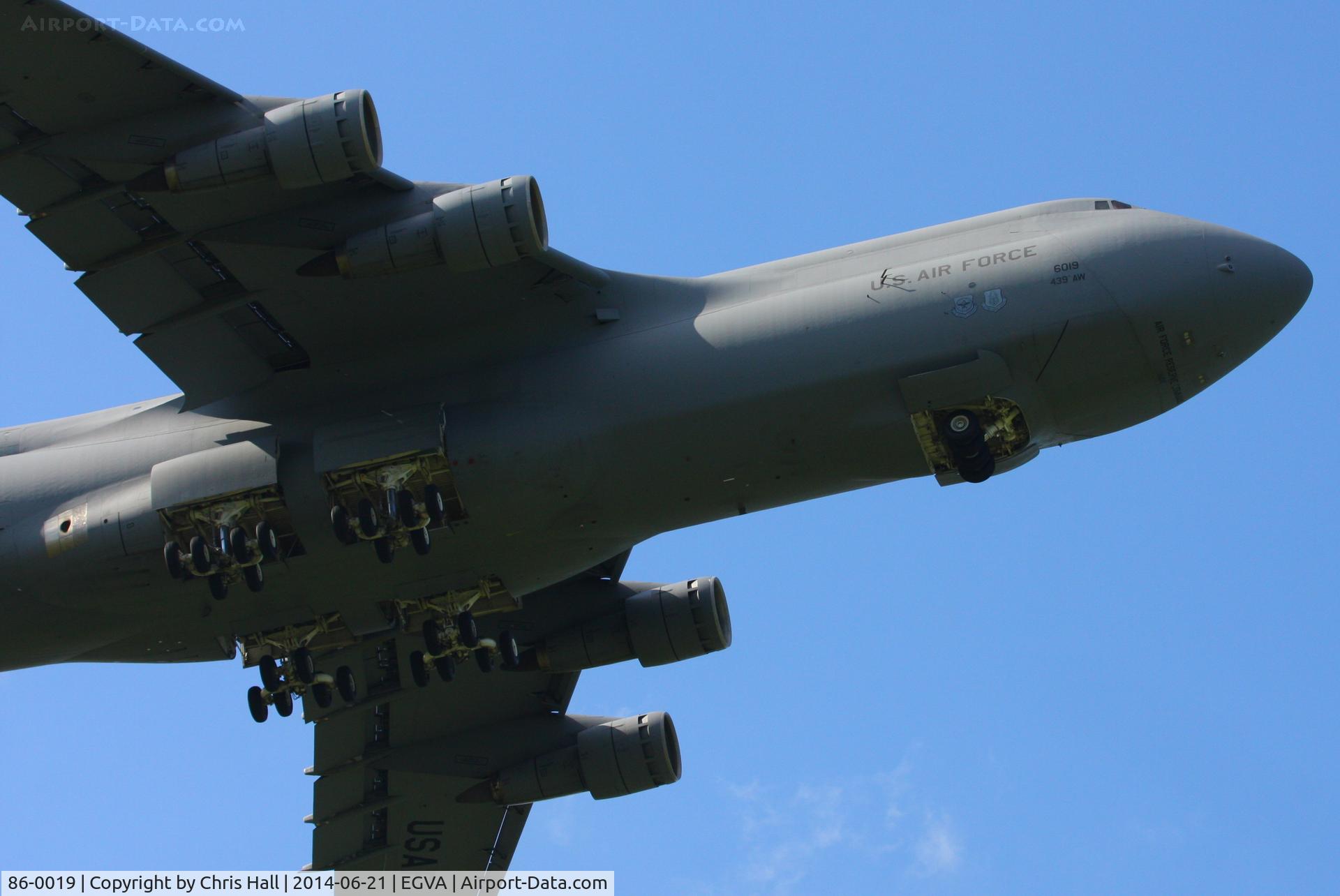 86-0019, 1986 Lockheed C-5B Galaxy C/N 500-0105, departing from RAF Fairford