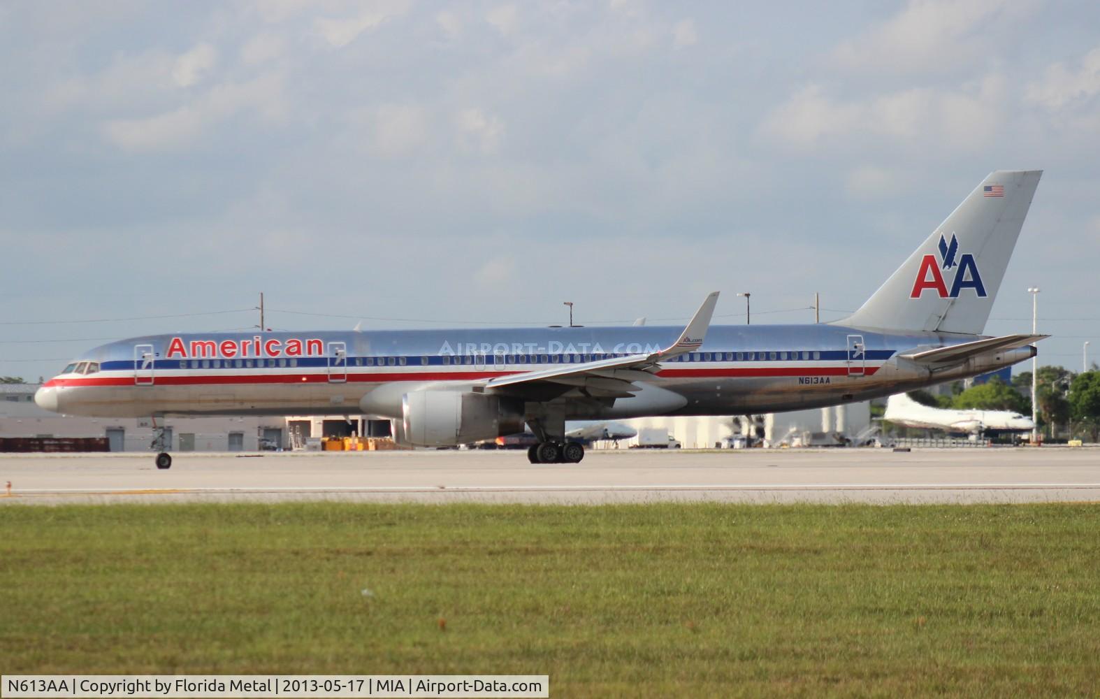 N613AA, 1989 Boeing 757-223 C/N 24489, American 757-200